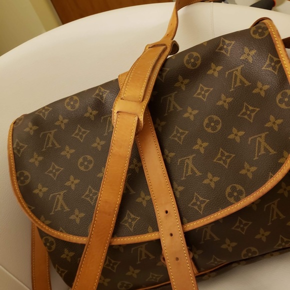 Louis Vuitton Handbags - LOUIS VUITTON LV SAUMUR AR0961 Crossbody Bag
